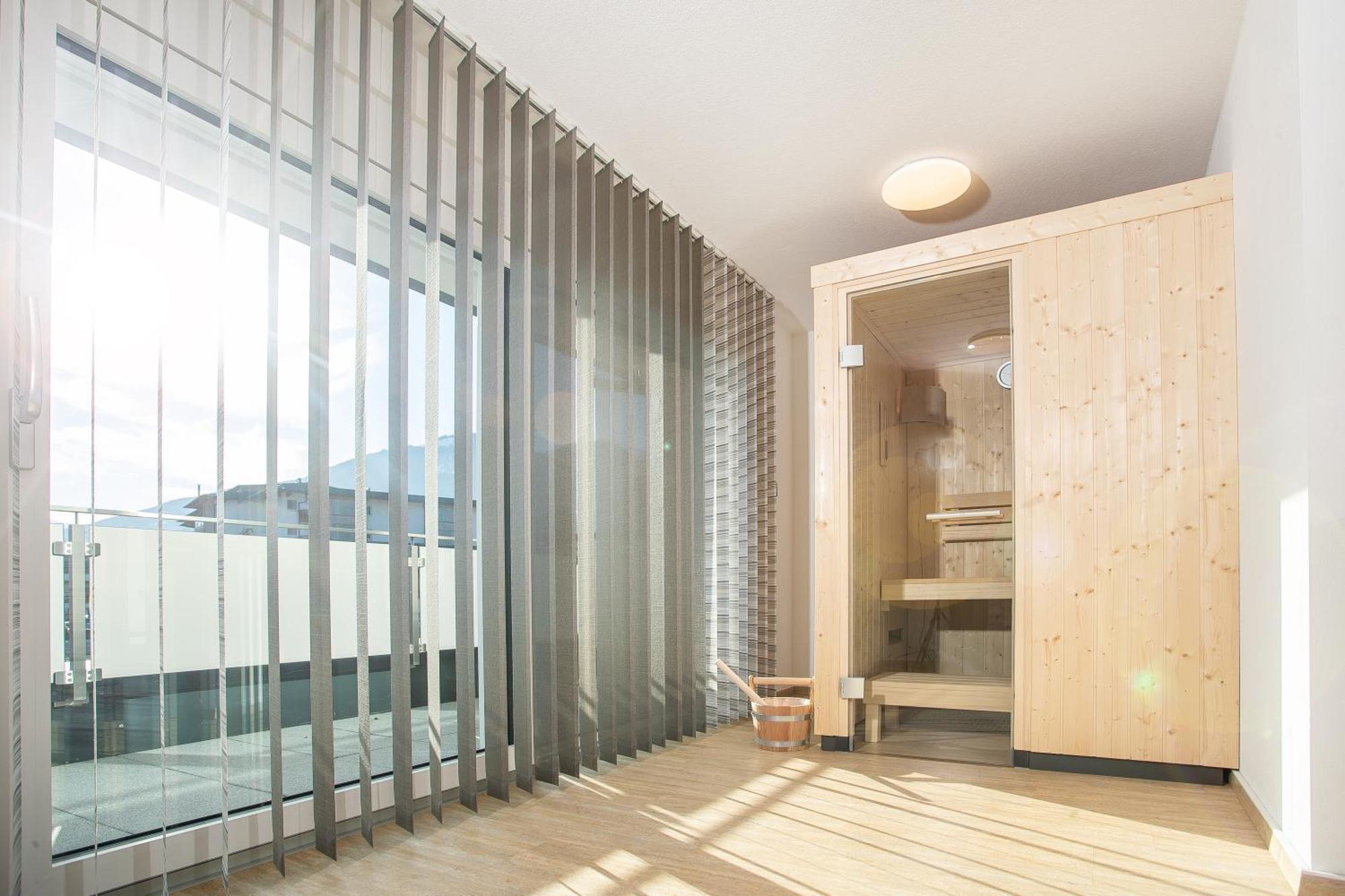 H21 - Modernes Ferienhaus 145Qm, 4Sz, Wellnessbereich Mit Sauna Und Dachterrasse Mit Panoramablick, Kuehlen Und Heizen Mit Geothermie Fügen Kültér fotó
