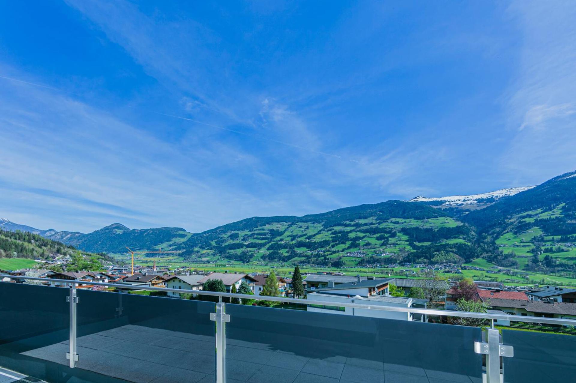 H21 - Modernes Ferienhaus 145Qm, 4Sz, Wellnessbereich Mit Sauna Und Dachterrasse Mit Panoramablick, Kuehlen Und Heizen Mit Geothermie Fügen Kültér fotó