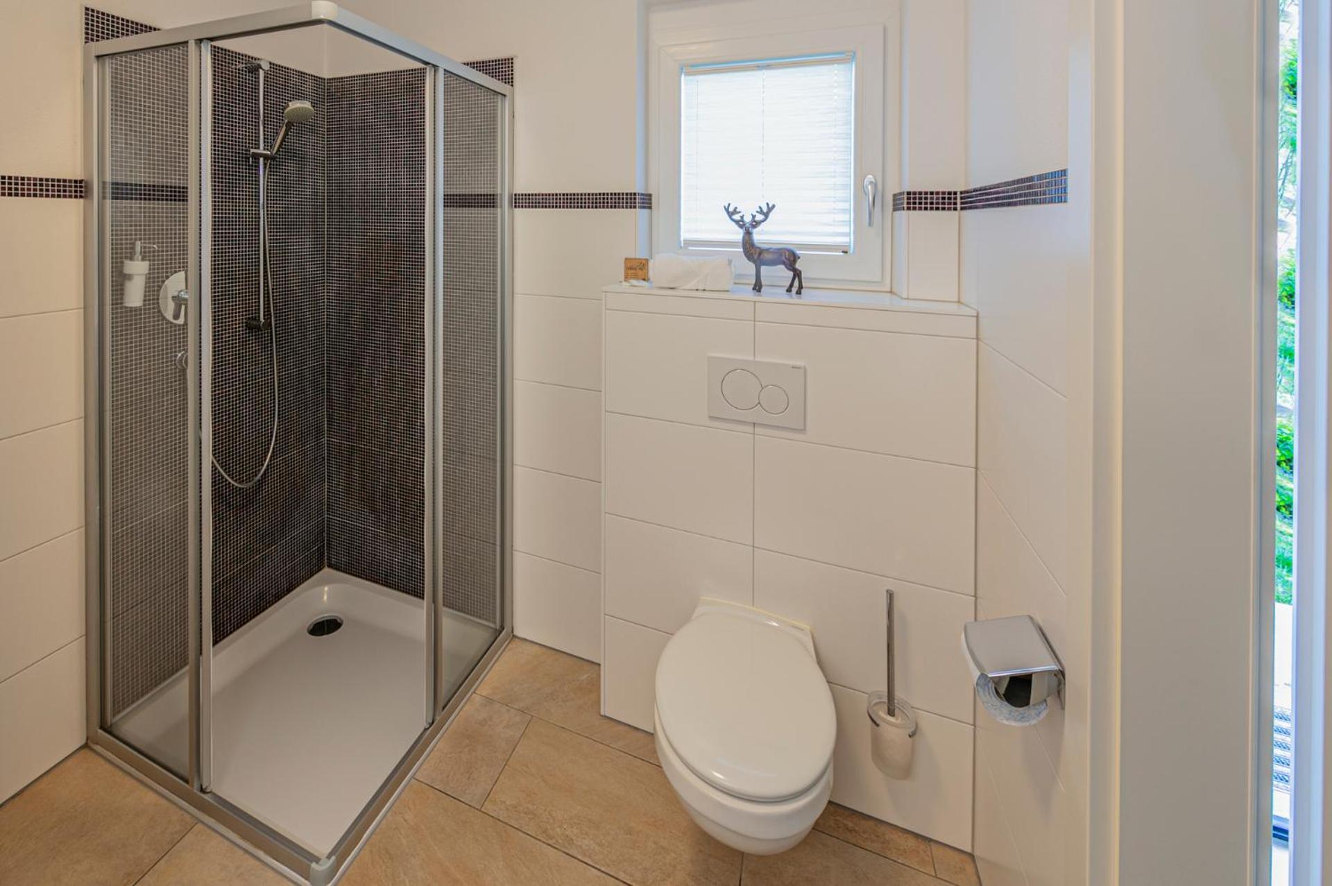 H21 - Modernes Ferienhaus 145Qm, 4Sz, Wellnessbereich Mit Sauna Und Dachterrasse Mit Panoramablick, Kuehlen Und Heizen Mit Geothermie Fügen Kültér fotó